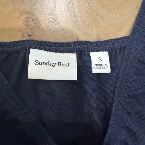 Aritzia - Sunday Best Navy Crop size S - Picture 2 of 7